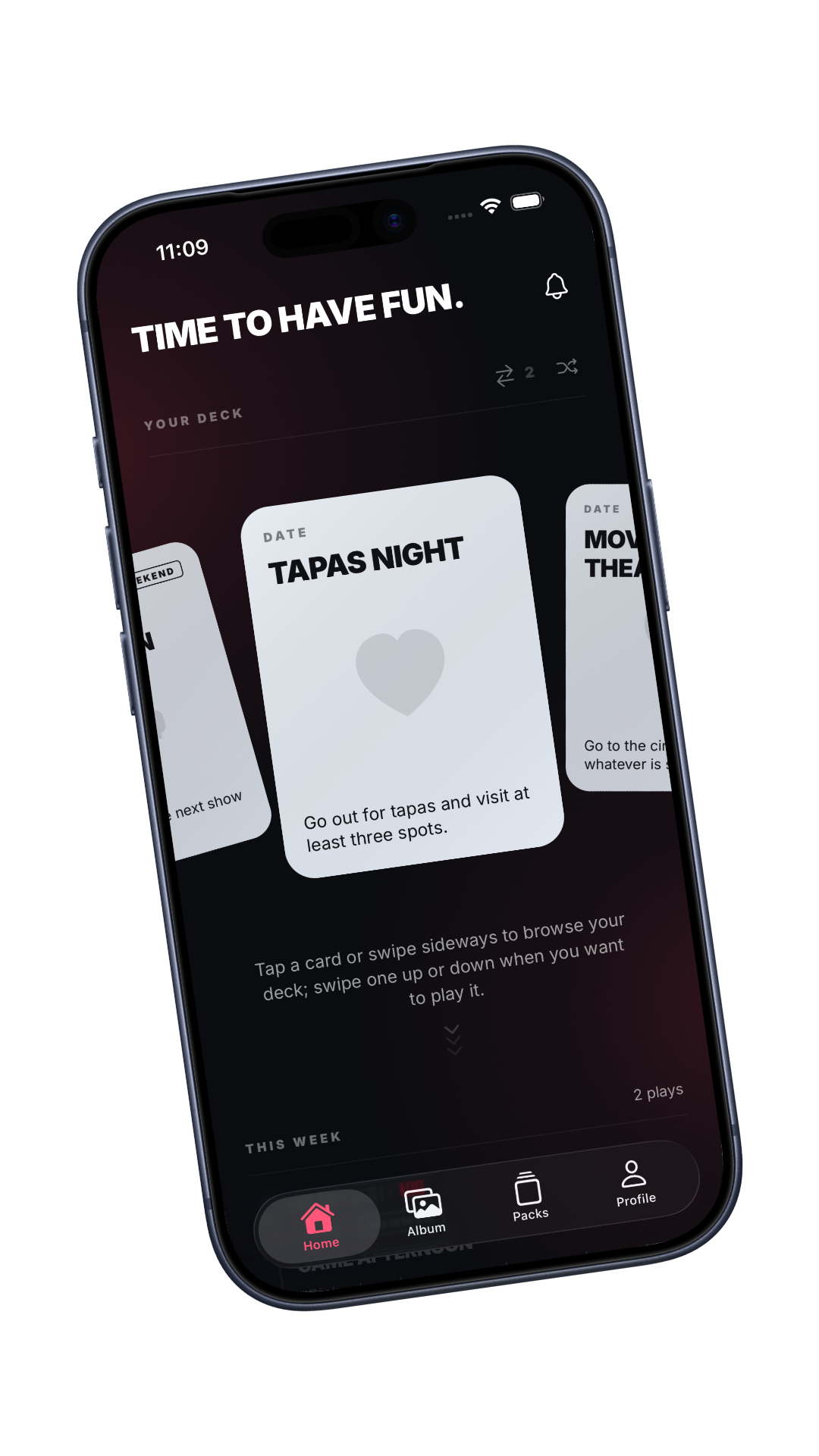 Pantalla de Entre Dos en un iPhone con la baraja semanal y una carta para una cita.